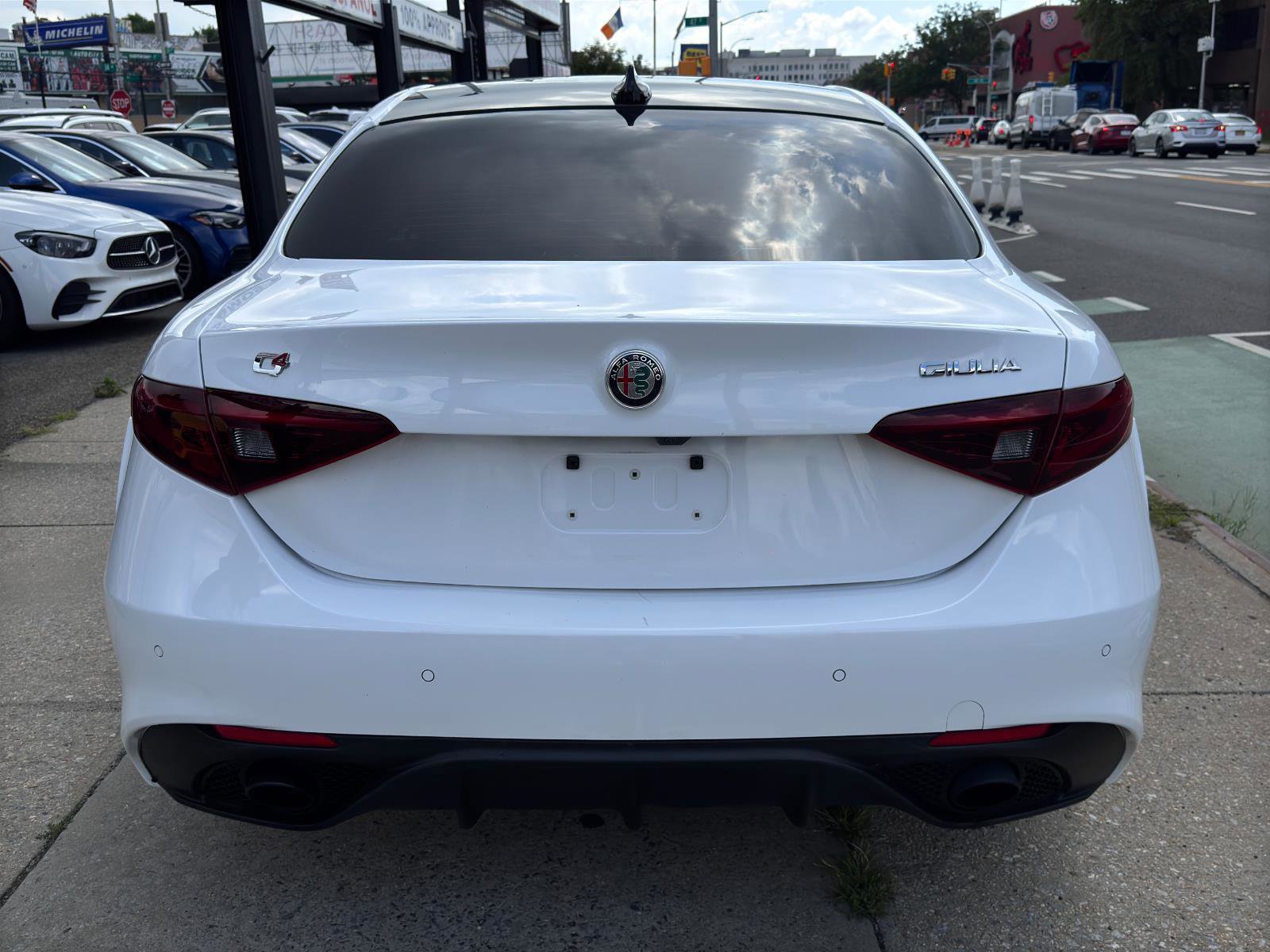 Used 2023 Alfa Romeo Giulia Veloce image 5