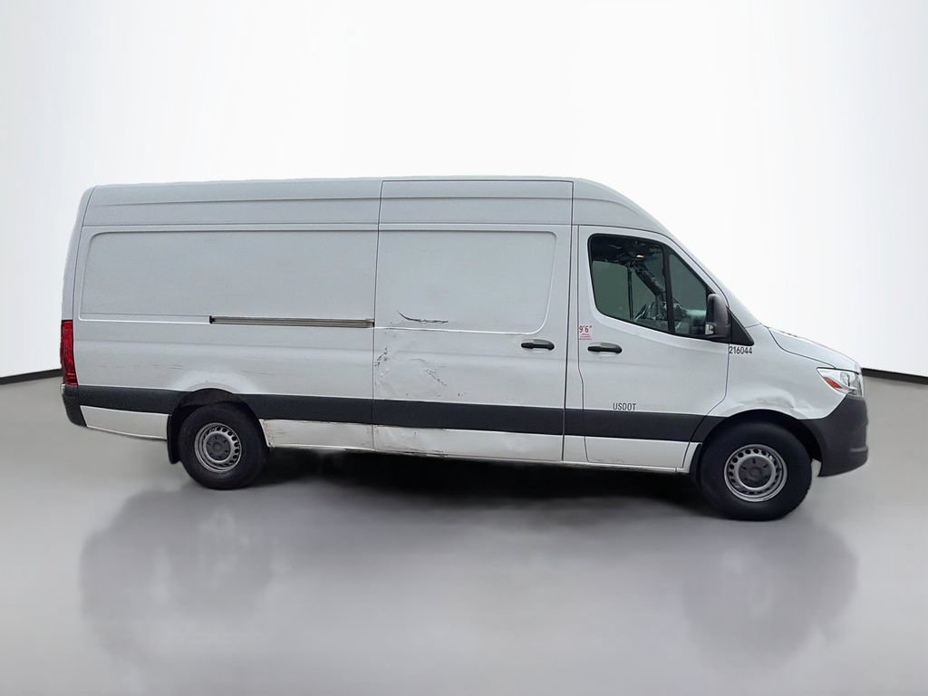 Used 2021 Freightliner Sprinter 2500 RWD image 10