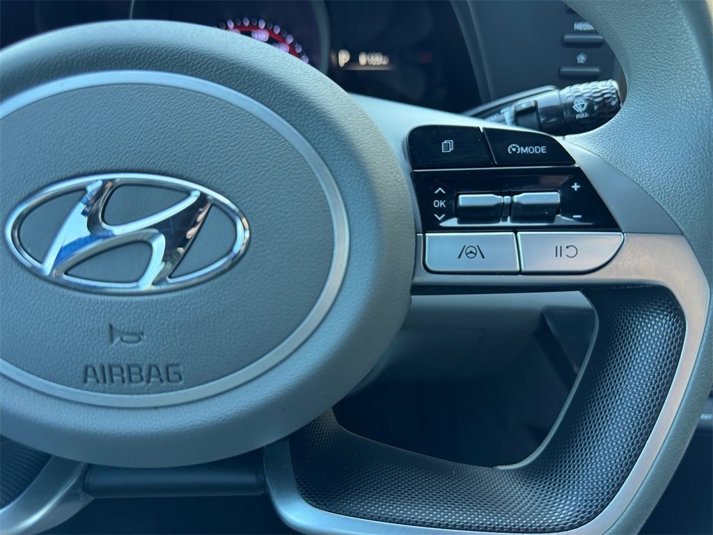 Used 2022 Hyundai Elantra SEL image 23