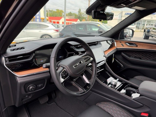 New 2027 Jeep Grand Cherokee Summit w/ Adv Protech Group IV AWD/4WD image 6
