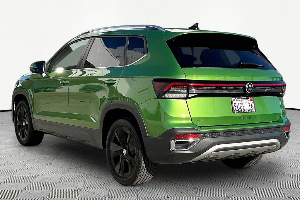 Used 2025 Volkswagen Taos SE image 4