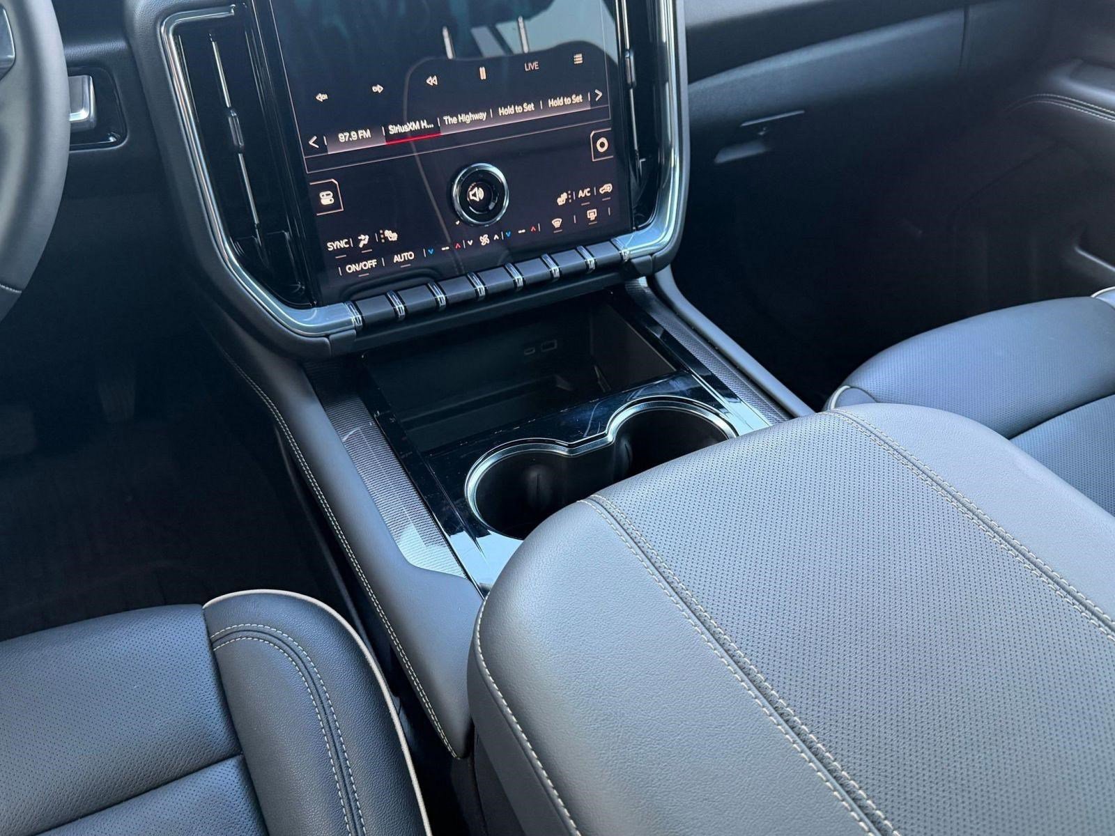 Used 2025 GMC Yukon Elevation AWD/4WD image 26