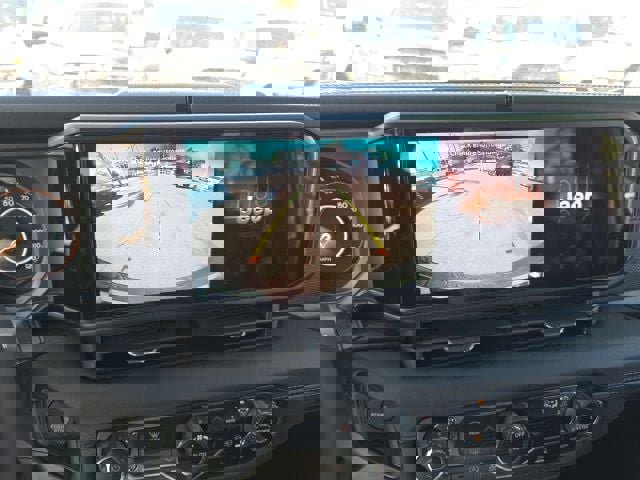 Used 2024 Jeep Wrangler Rubicon image 13