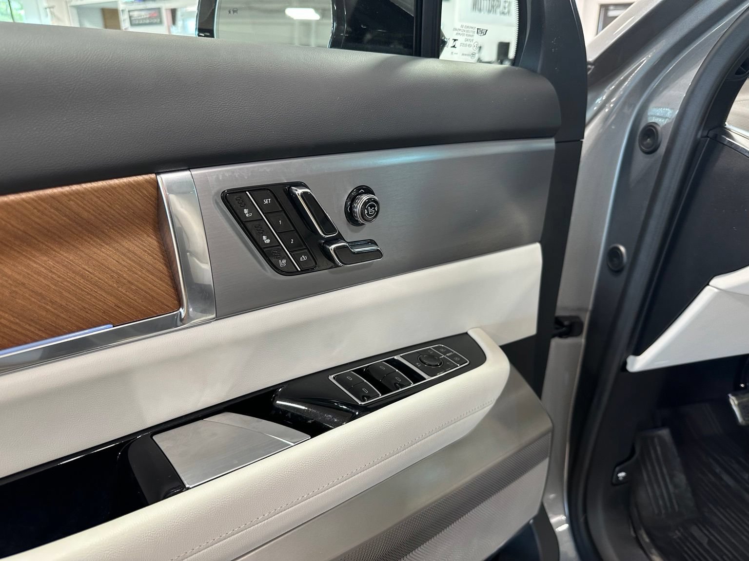 Used 2026 Cadillac Vistiq Luxury AWD/4WD image 13