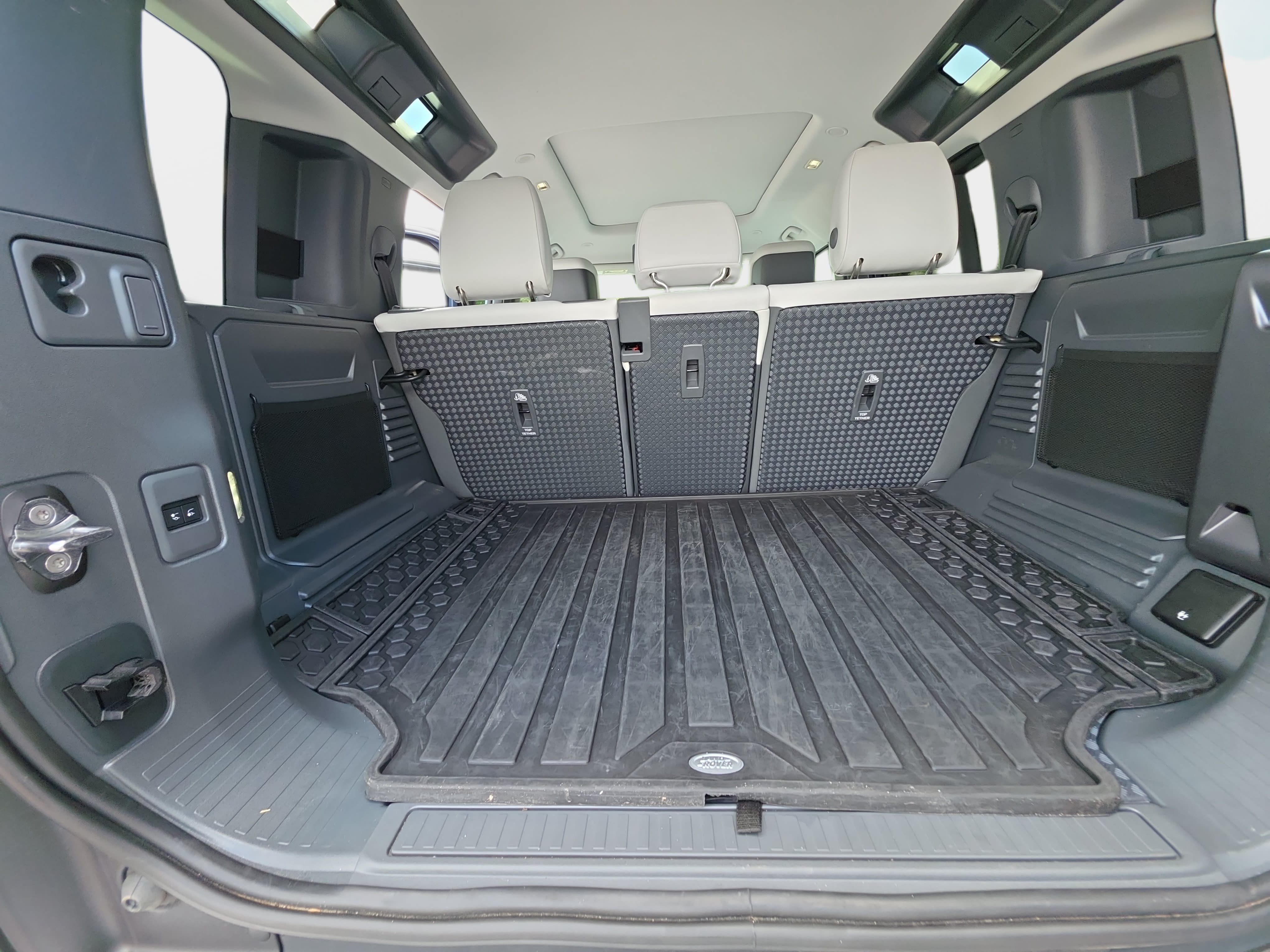 Certified 2025 Land Rover Defender 110 S AWD/4WD image 12