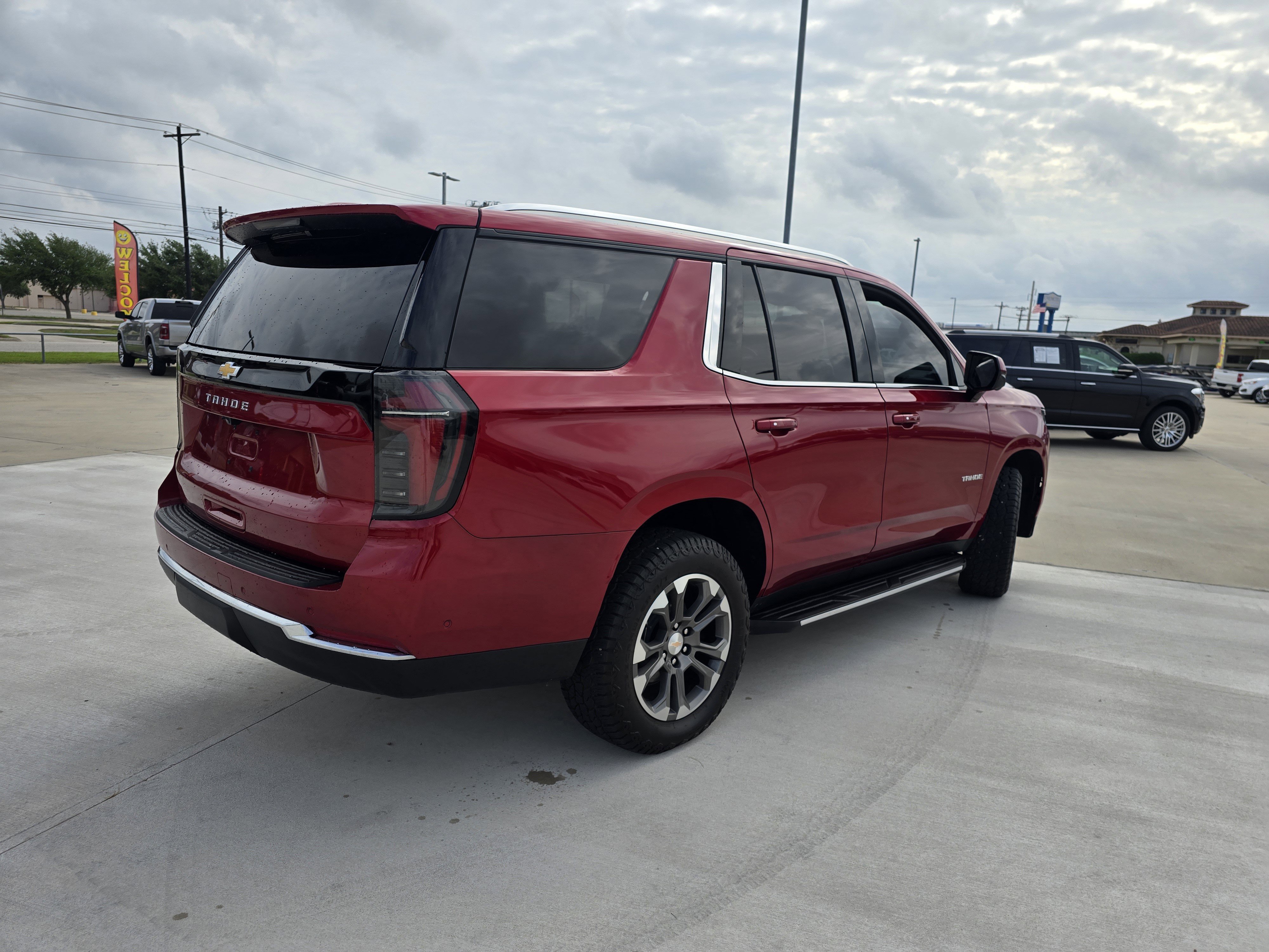 Used 2025 Chevrolet Tahoe LS image 3