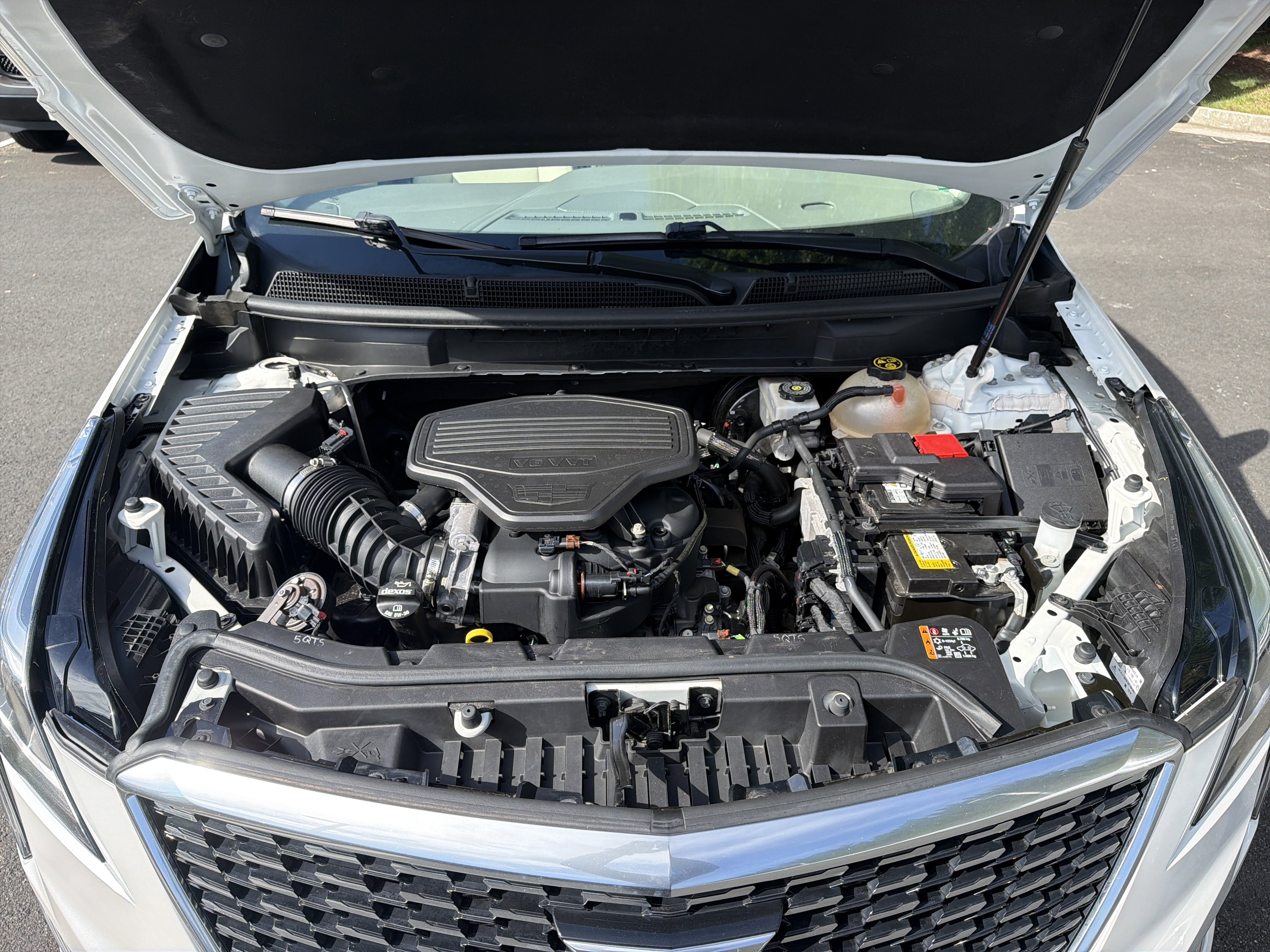 Used 2020 Cadillac XT5 Premium Luxury w/ LPO, Premium Carpet Package FWD image 35
