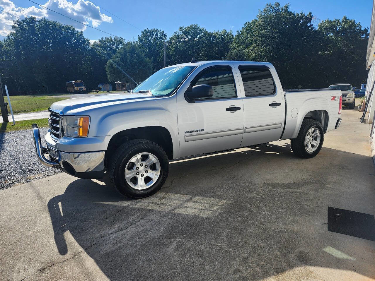 Used 2013 GMC Sierra 1500 SLE w/ Power Tech Package image 4