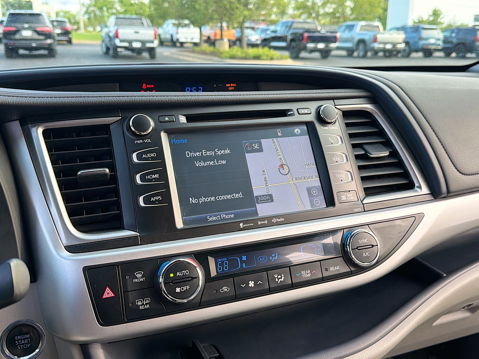 Used 2017 Toyota Highlander XLE AWD/4WD image 11