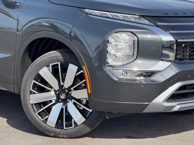 New 2026 Mitsubishi Outlander SEL FWD image 2