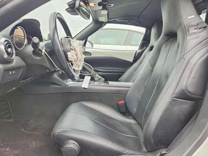 Used 2021 MAZDA MX-5 Miata RF Grand Touring RWD image 7