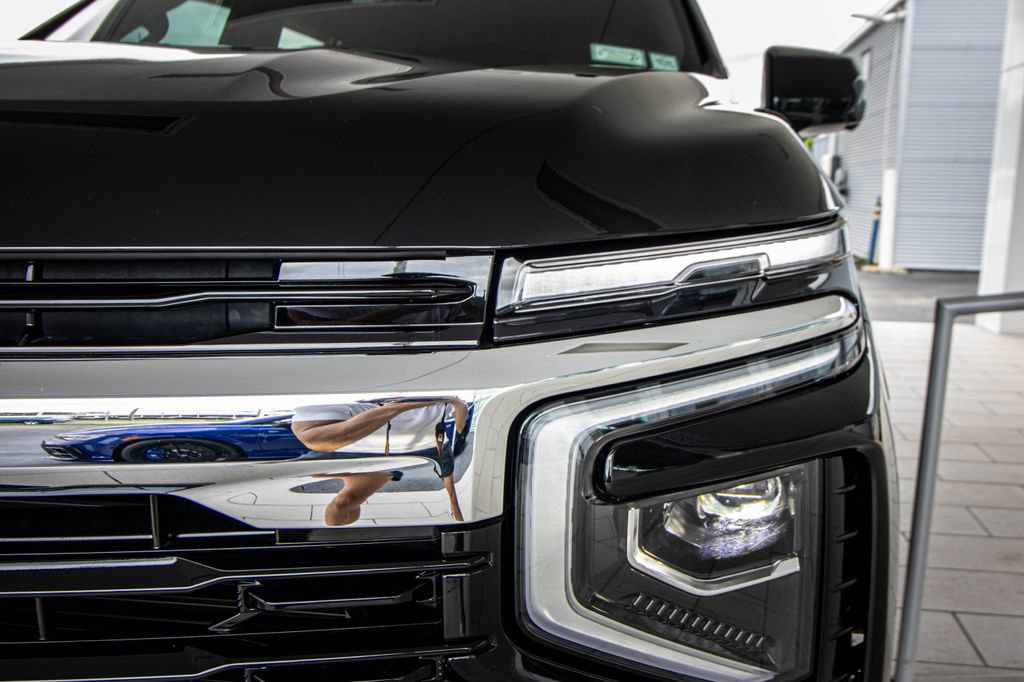Used 2025 Chevrolet Suburban LS AWD/4WD image 6