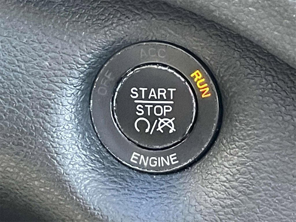 Used 2014 Jeep Cherokee Limited image 31