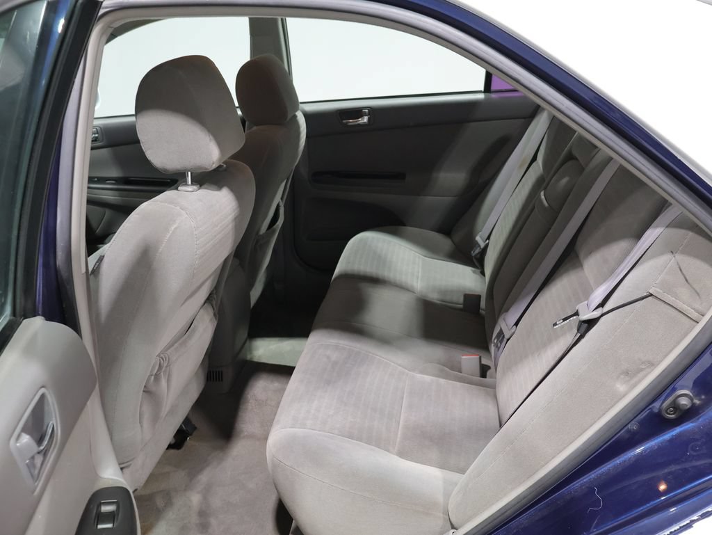 Used 2005 Toyota Camry LE FWD image 17