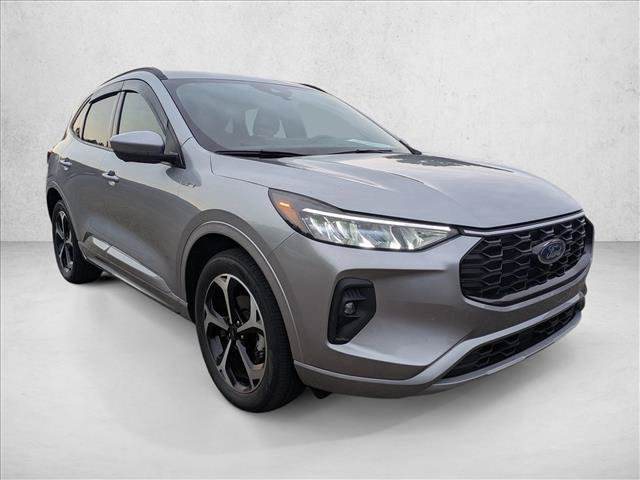 Used 2023 Ford Escape ST-Line Select AWD/4WD image 3