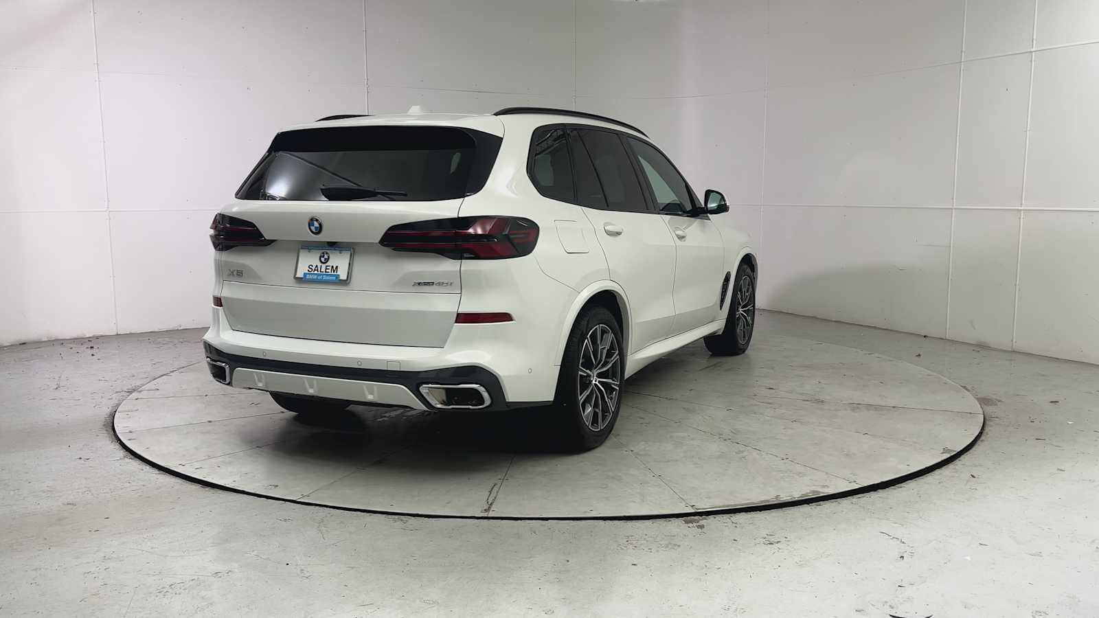 Used 2026 BMW X5 xDrive40i image 2