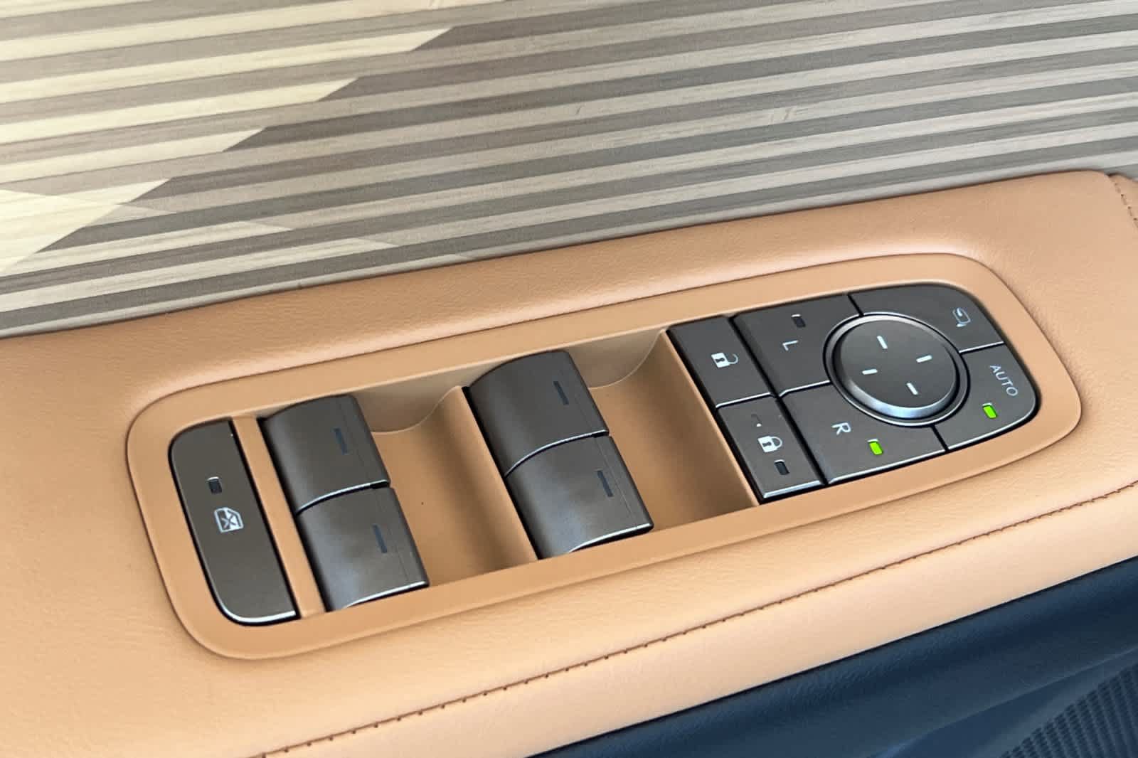New 2026 Lexus ES 350e w/ Cold Area Package FWD image 13