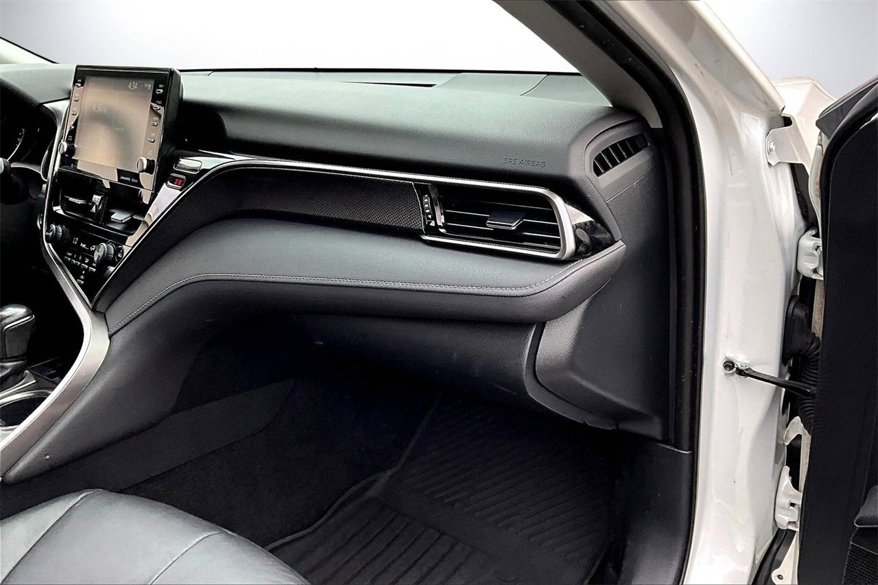 Used 2021 Toyota Camry XSE image 19