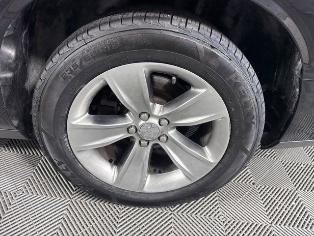 Used 2016 Dodge Challenger SXT w/ Driver Convenience Group RWD image 11