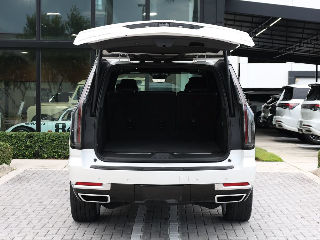 Used 2025 Cadillac Escalade ESV Premium Luxury w/ LPO, Floor Liner Package AWD/4WD image 8