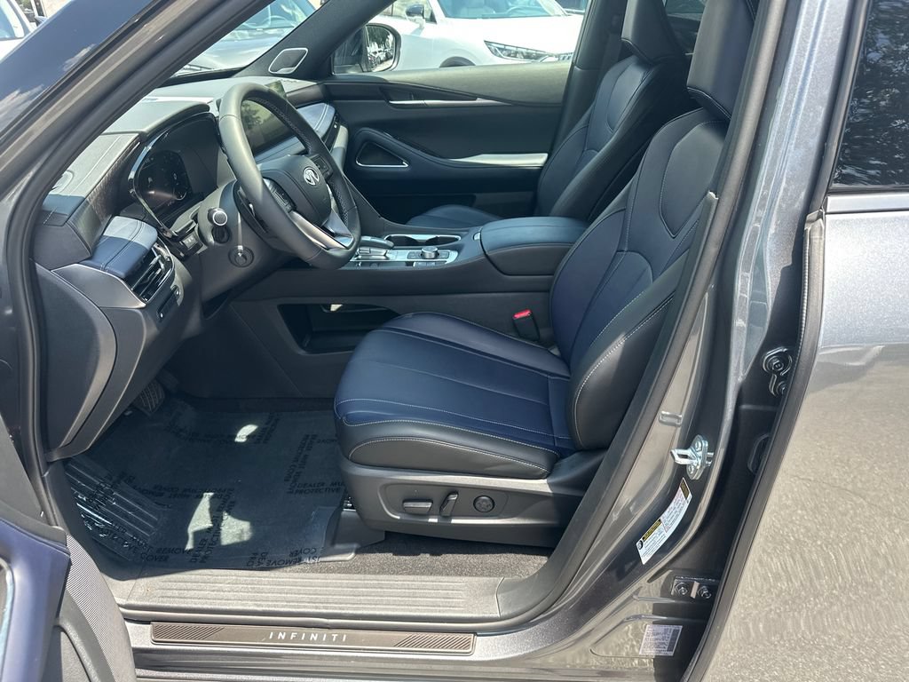 Certified 2026 INFINITI QX60 Sport w/ Dark Cargo Package AWD/4WD image 9