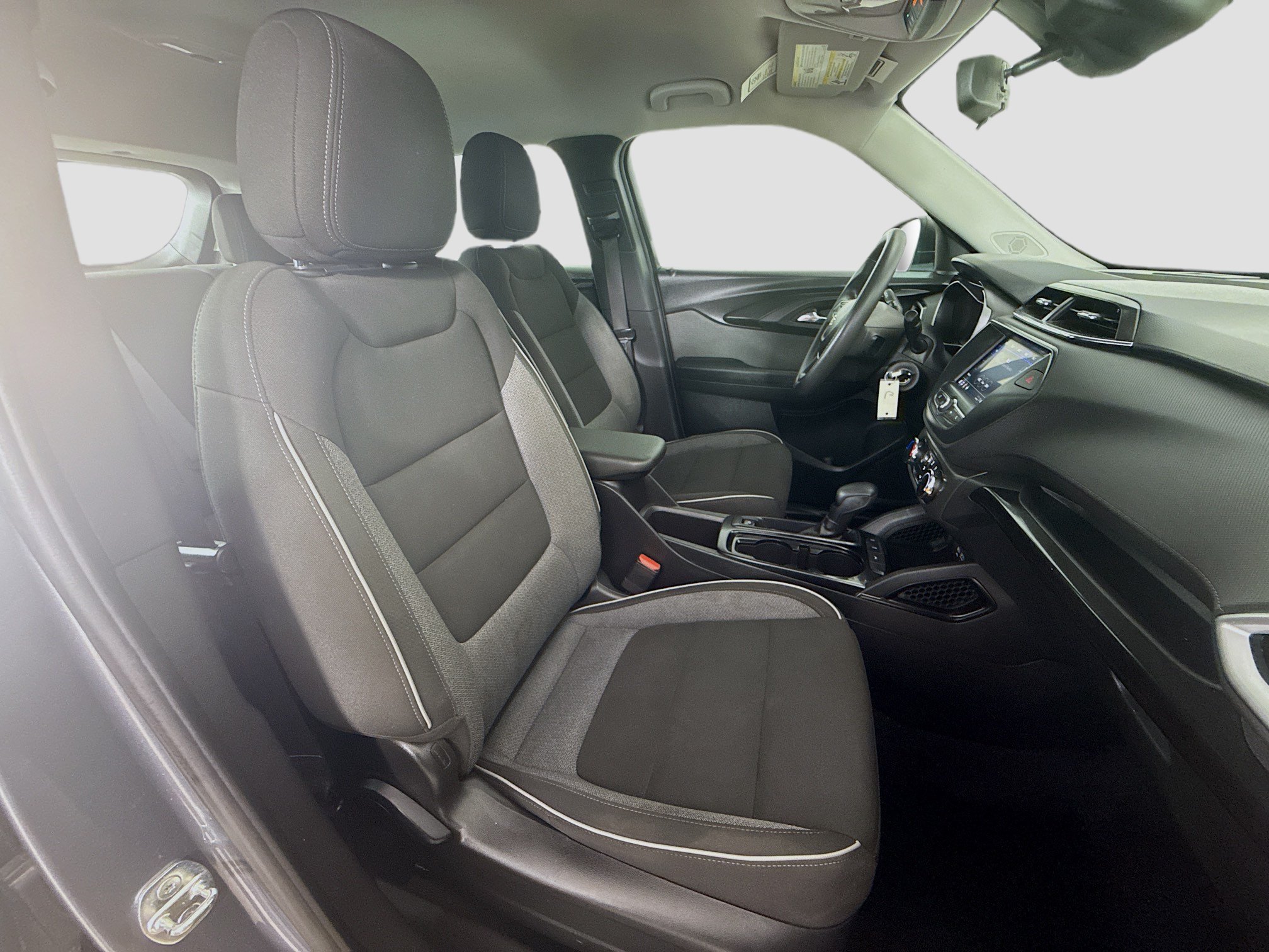 Used 2021 Chevrolet TrailBlazer LS FWD image 28