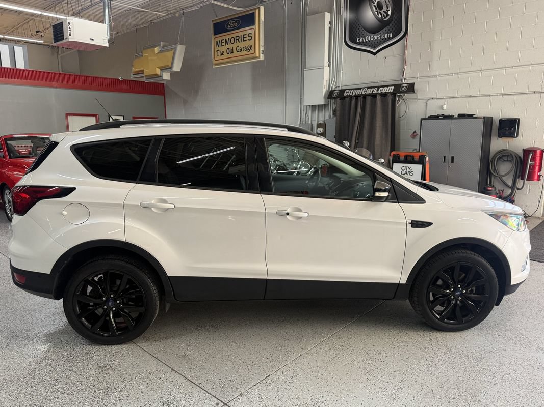 Used 2019 Ford Escape Titanium AWD/4WD image 7