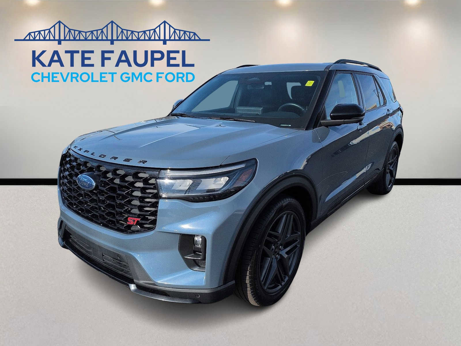 Used 2025 Ford Explorer ST image 3