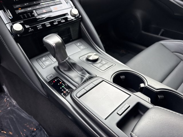 Used 2024 Lexus IS 350 F Sport RWD image 21