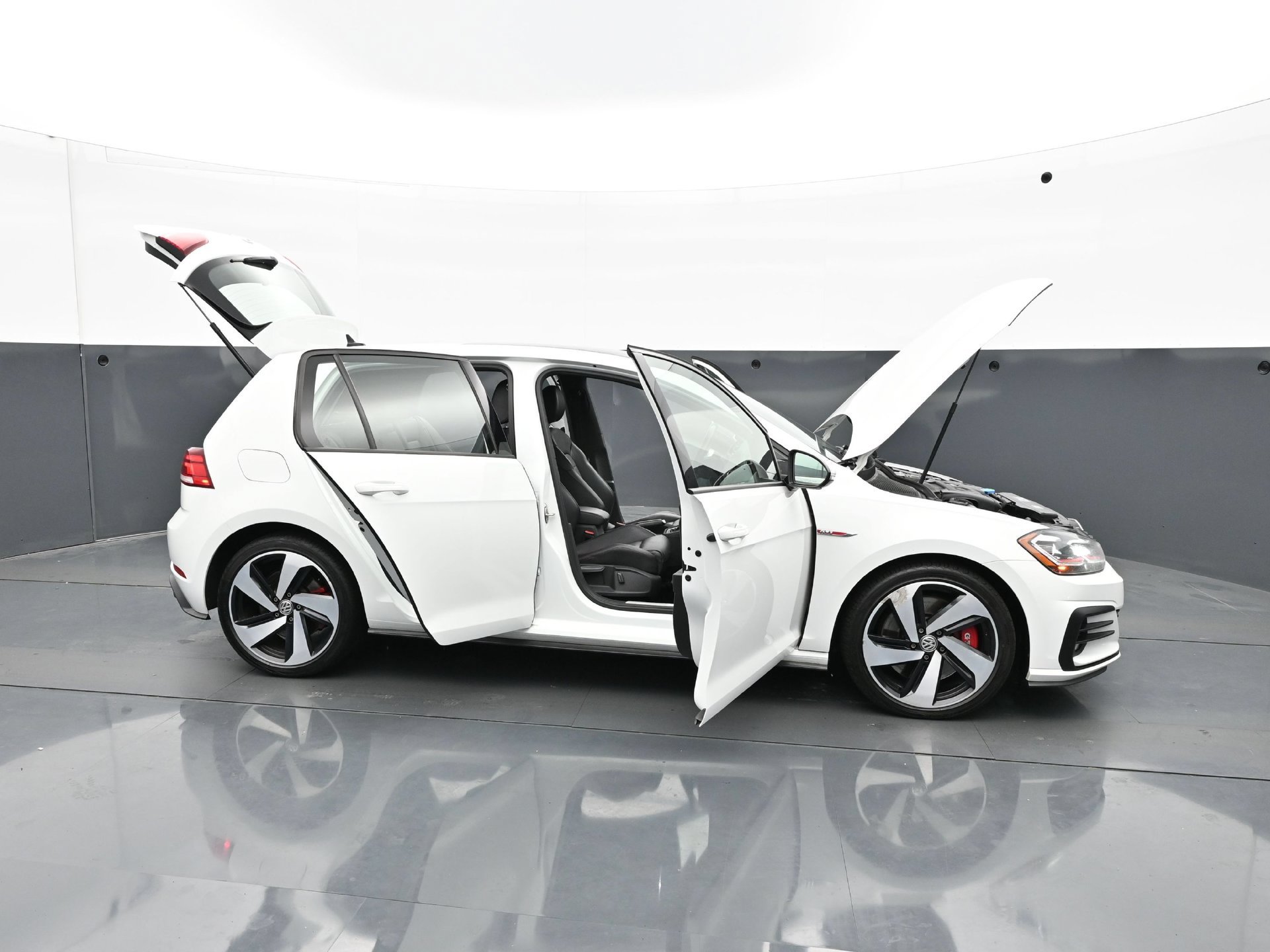 Used 2020 Volkswagen GTI SE FWD image 40