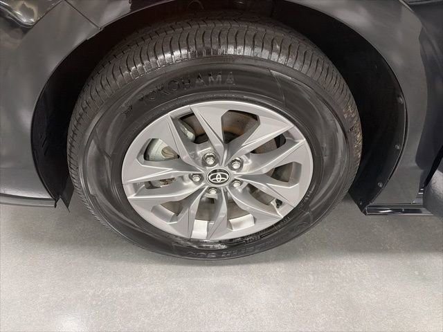 Certified 2025 Toyota Sienna LE image 27