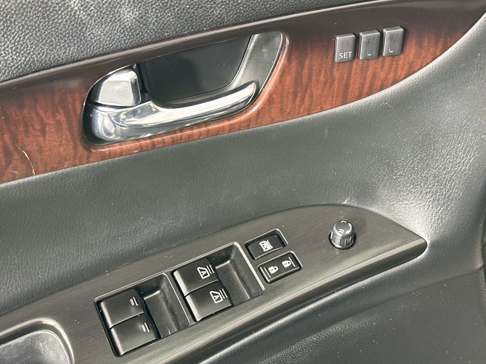 Used 2017 INFINITI QX50 Base w/ Premium Package image 18