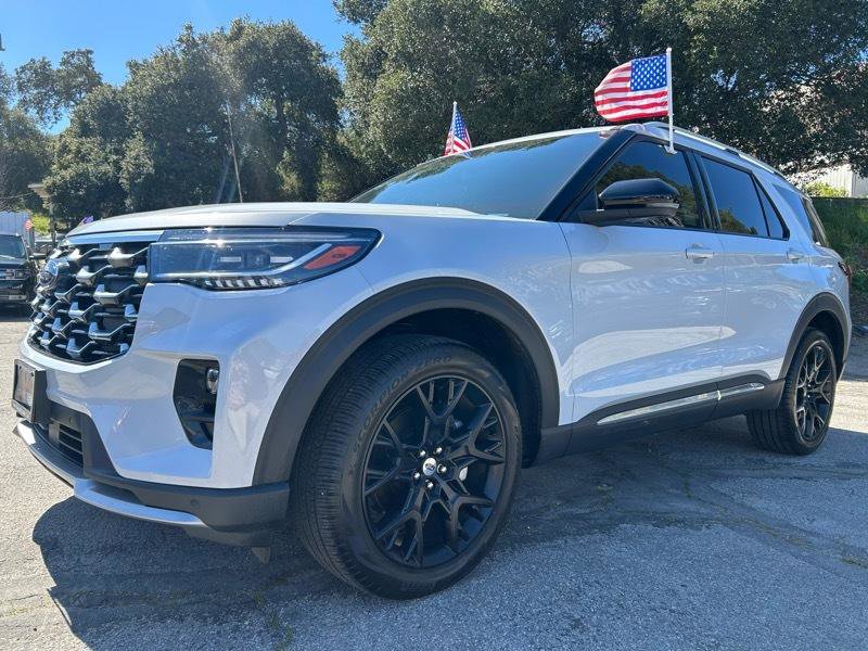 Used 2025 Ford Explorer Platinum w/ Ultimate Package image 1