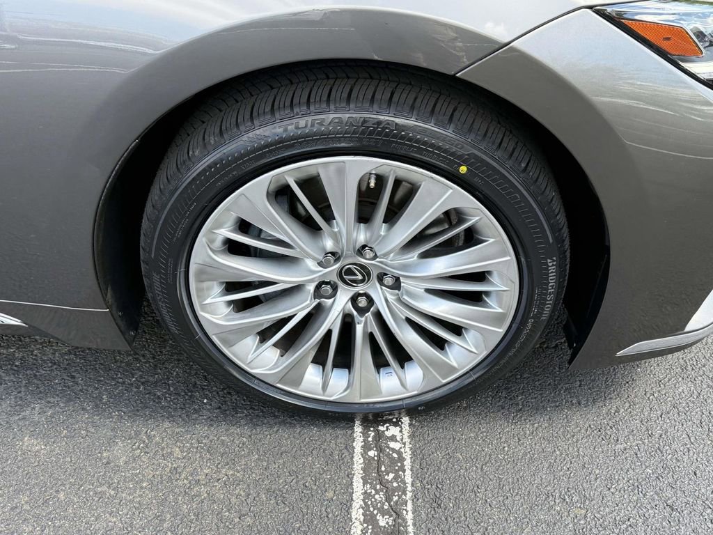 Used 2023 Lexus LS 500 AWD w/ Interior Upgrade Package image 7