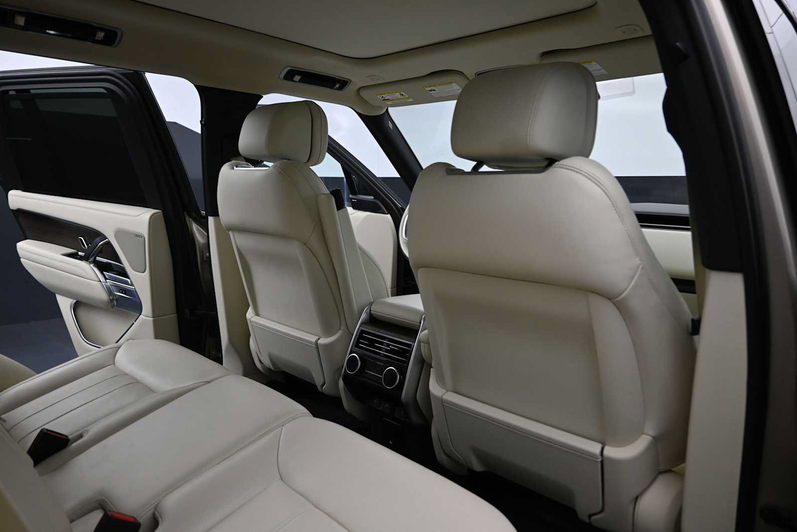 Used 2023 Land Rover Range Rover SE AWD/4WD image 22