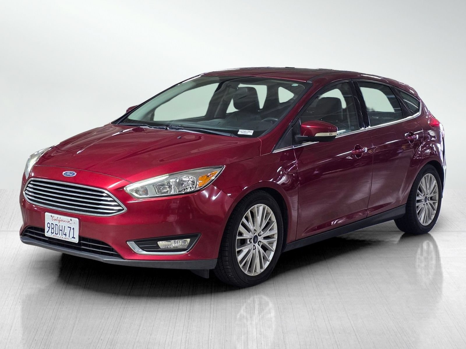 Used 2015 Ford Focus Titanium FWD image 3