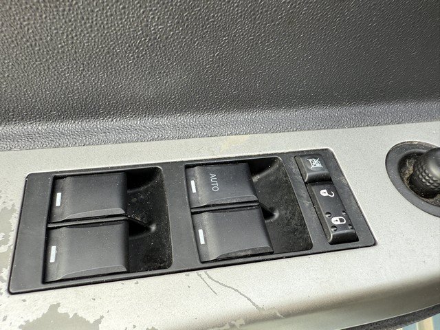 Used 2009 Chrysler Sebring LX FWD image 13