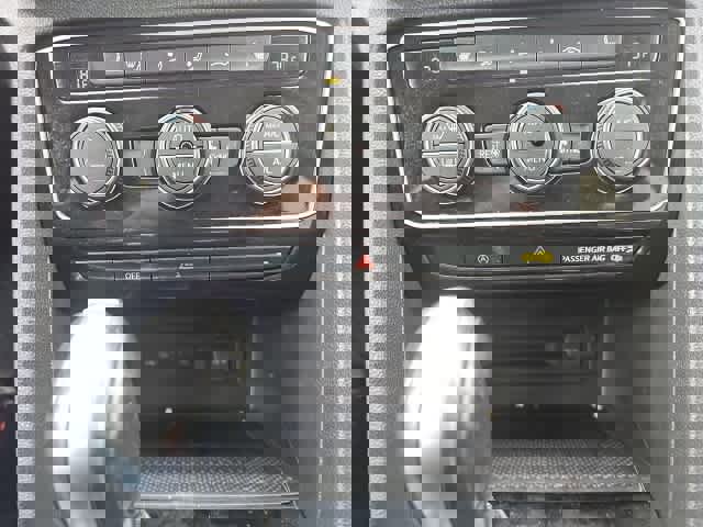 Used 2022 Volkswagen Atlas SEL Premium image 16