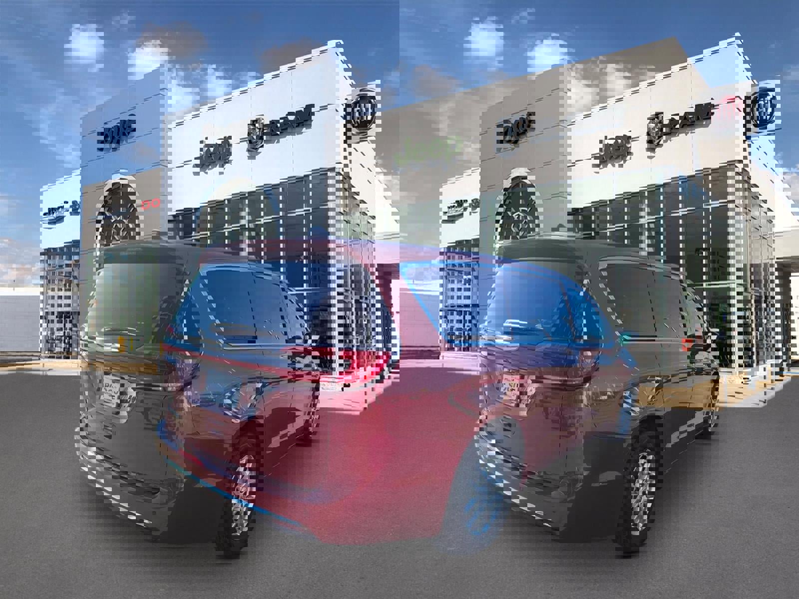 New 2026 Chrysler Pacifica Select image 2