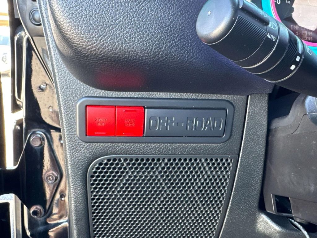 Used 2015 Jeep Wrangler Unlimited Rubicon image 32