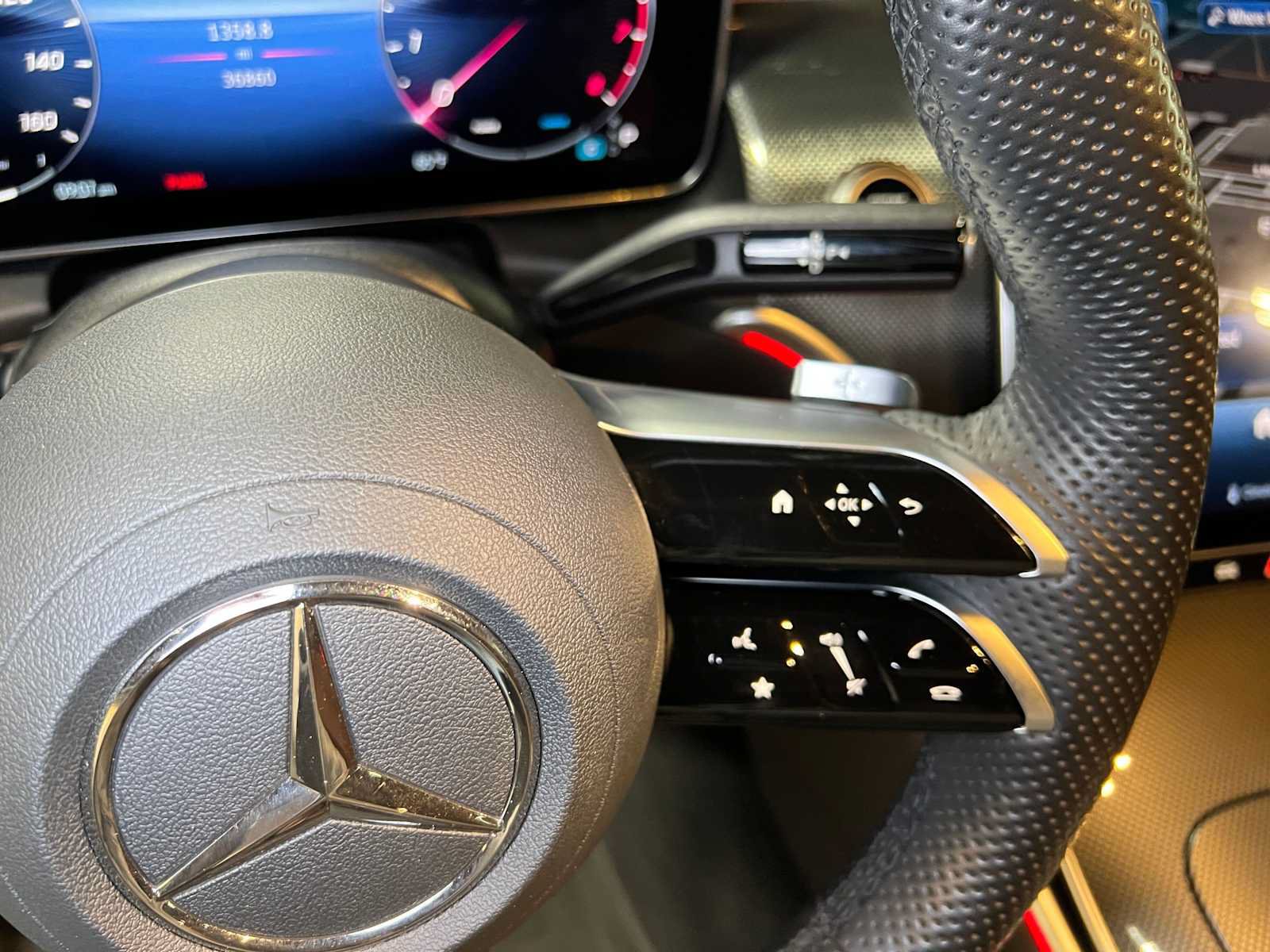 Used 2023 Mercedes-Benz GLC 300 4MATIC image 33