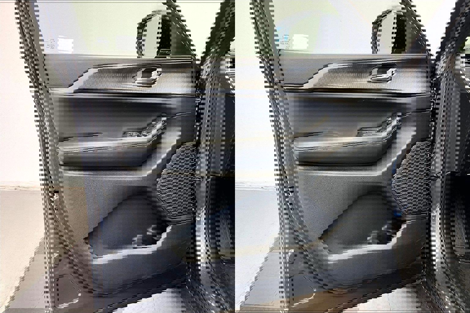 New 2025 Jeep Grand Cherokee L Altitude image 12