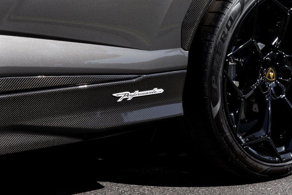 Used 2024 Lamborghini Urus Performante image 15