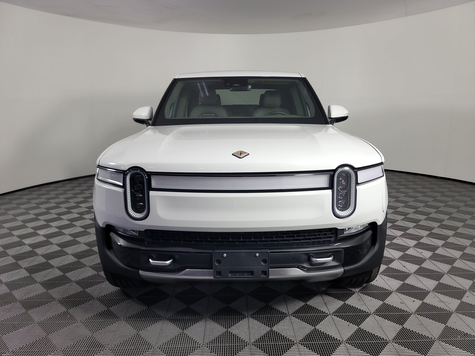 Used 2024 Rivian R1T Adventure AWD/4WD image 8