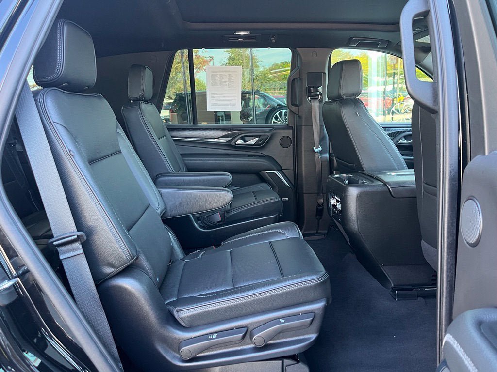 Used 2022 GMC Yukon Denali w/ Denali Premium Package AWD/4WD image 19