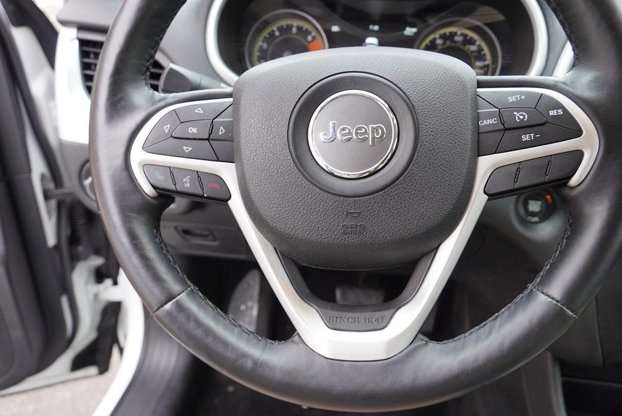 Used 2017 Jeep Cherokee Limited image 17