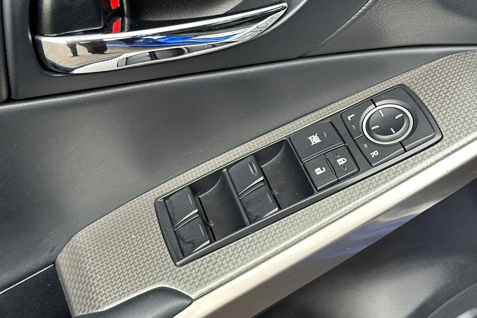 Used 2016 Lexus IS 350 w/ F Sport Package image 11