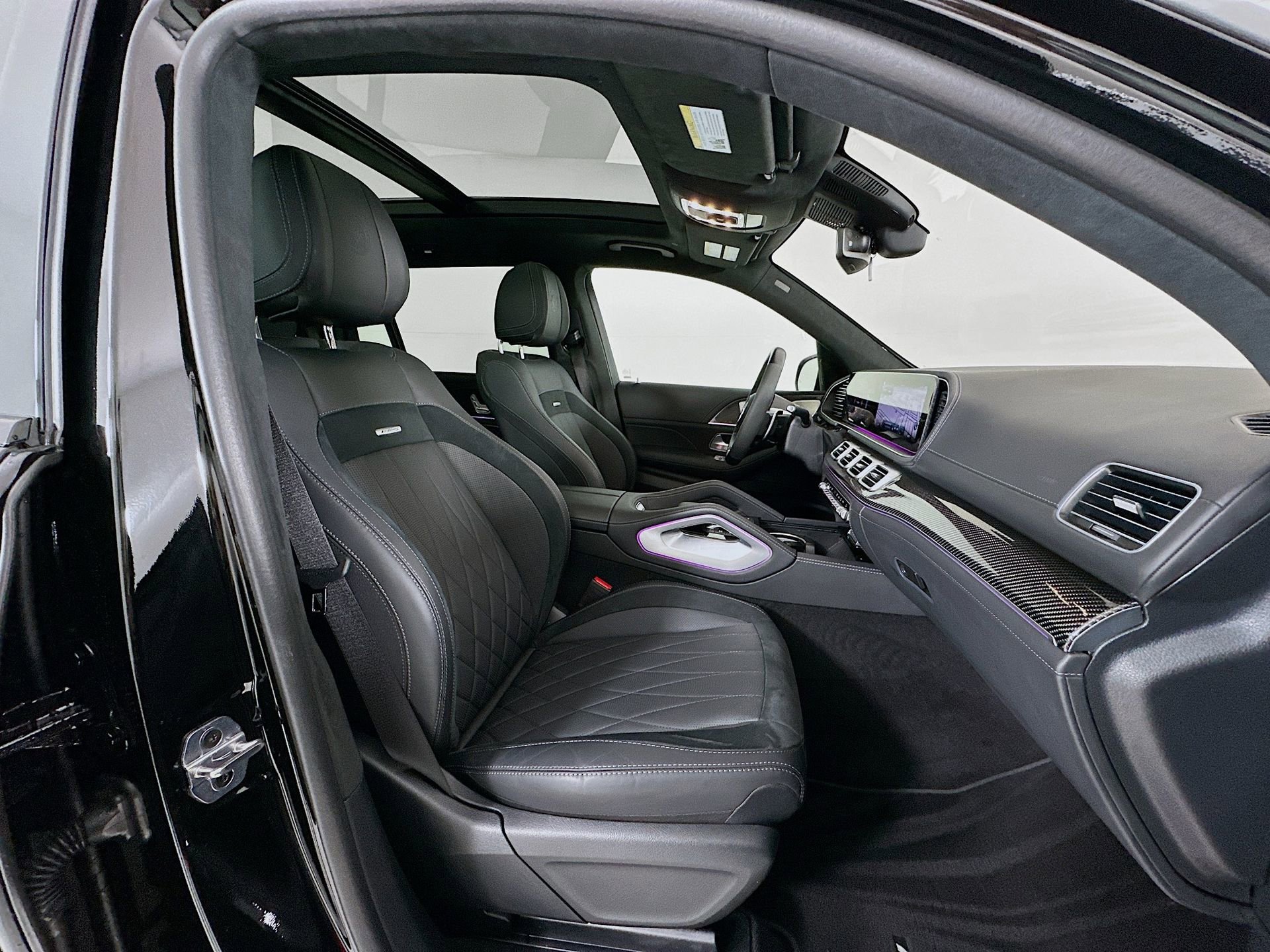 Used 2025 Mercedes-Benz GLS 63 AMG 4MATIC image 32