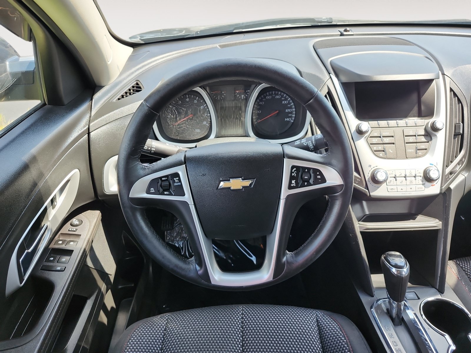 Used 2017 Chevrolet Equinox LT w/ Convenience Package FWD image 12