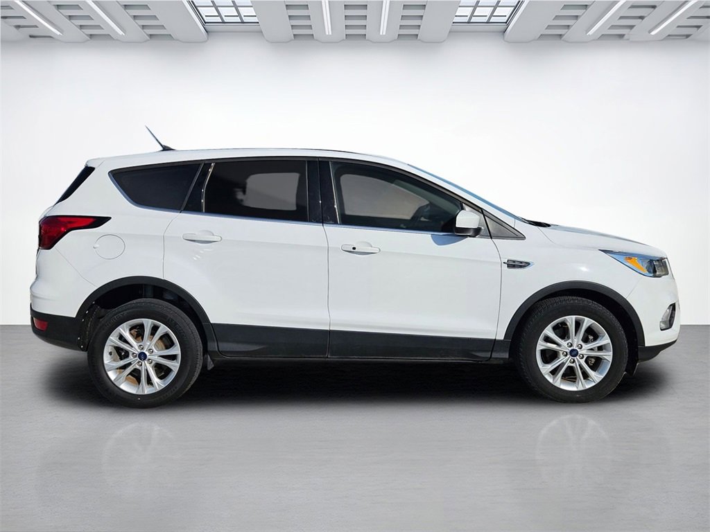 Used 2019 Ford Escape SE image 4